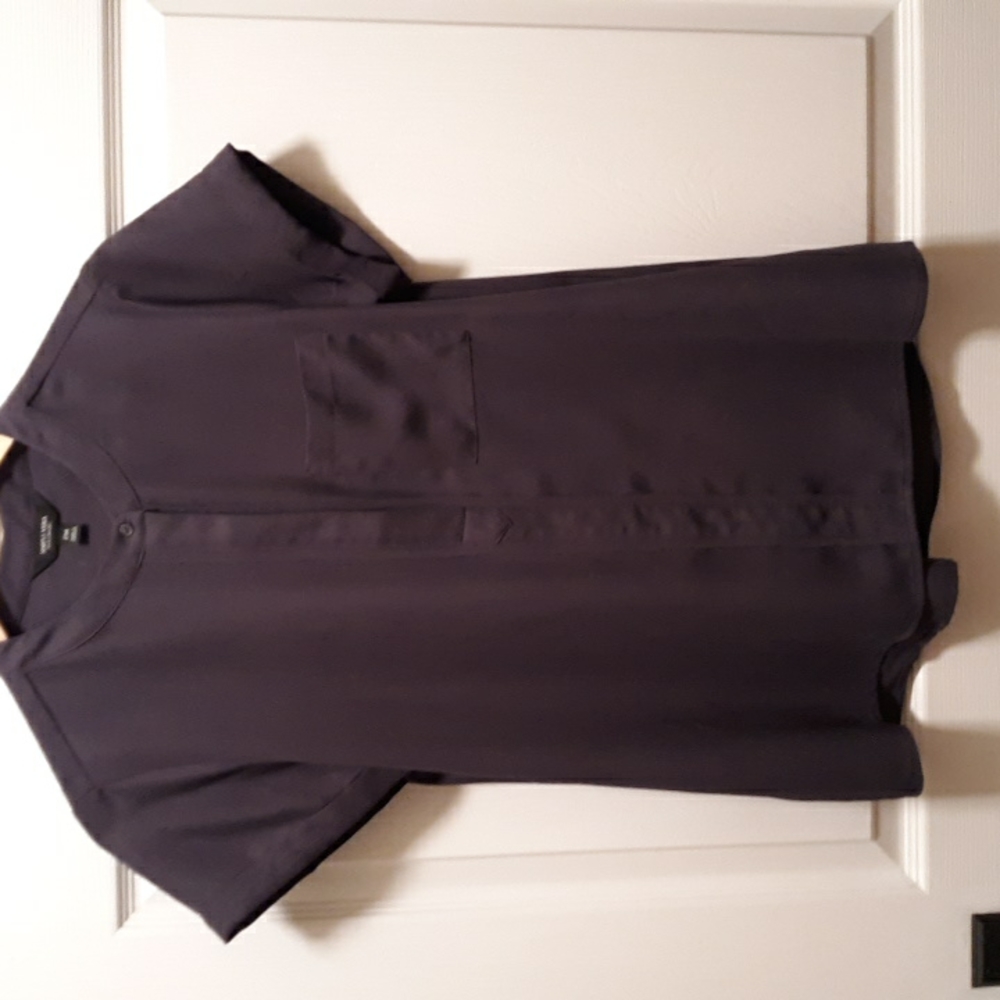 Short sleeved pull over blouse